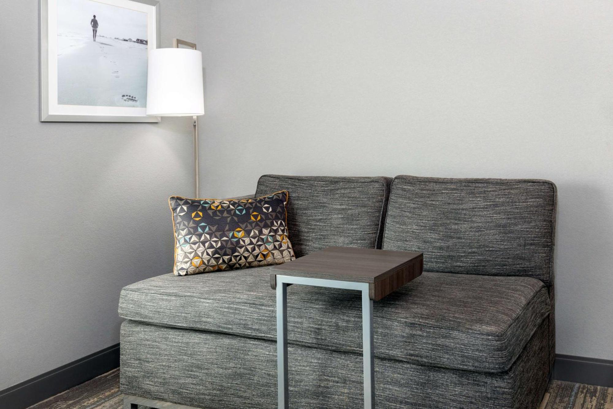 Hampton & Capitol-university Hotel 3*